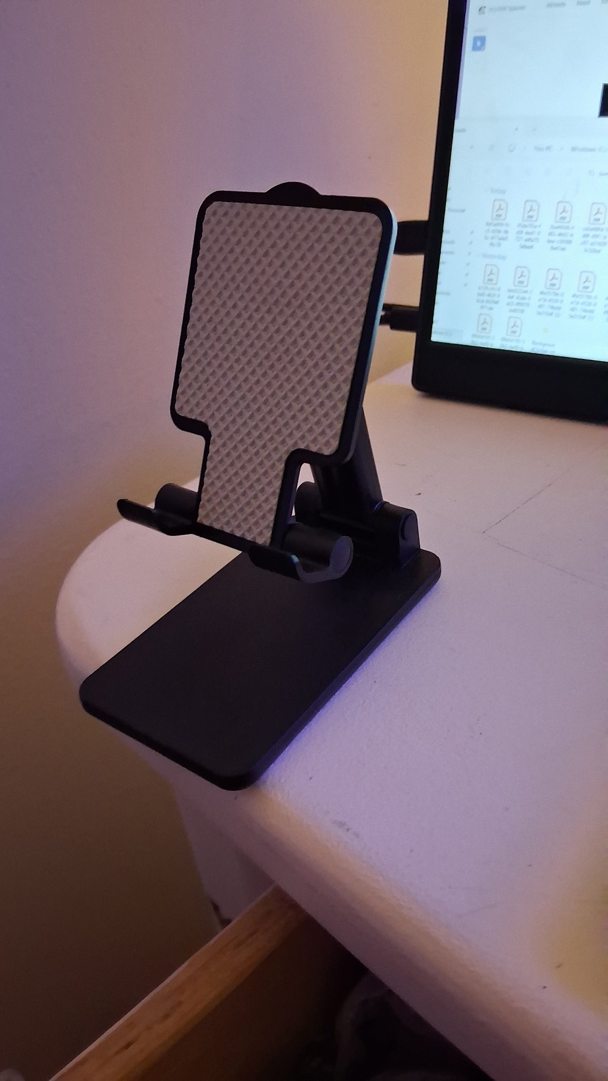 Small Phone Stand Honemade